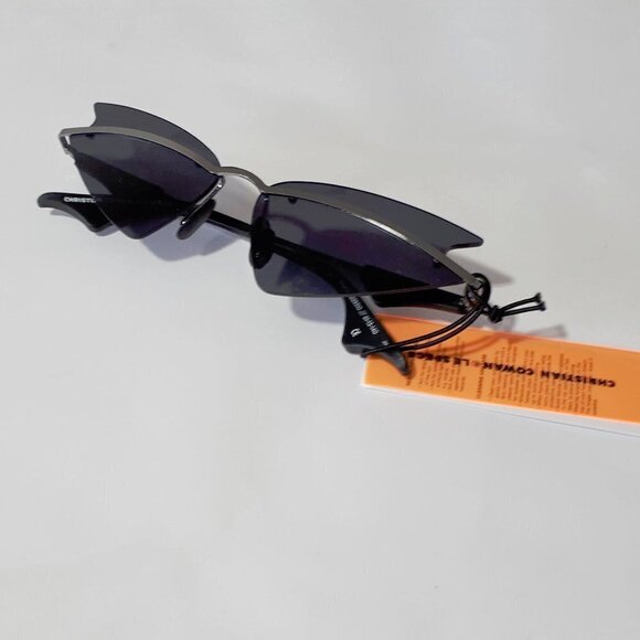 NWT Christian Cowan x Le Specs black cat eye lens sunglasses with shiny chrome - Picture 9 of 10